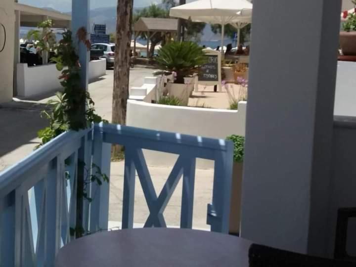 Akrogiali Agios Prokopios Buitenkant foto